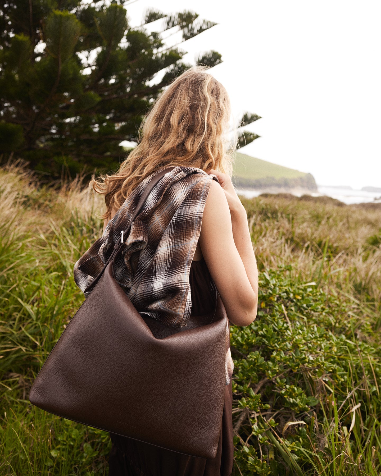 Large Daisy Bag: Coffee