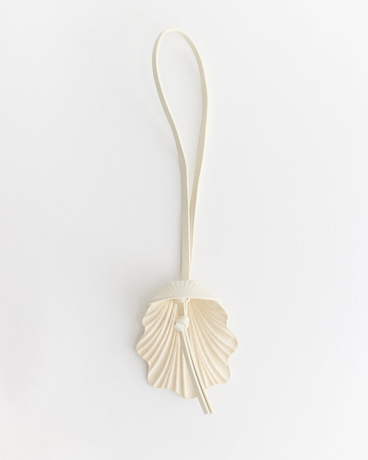 Shell Charm: Ecru