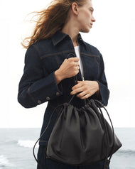 Fin Shoulder Bag: Black