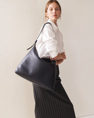 Large Daisy Bag: Navy