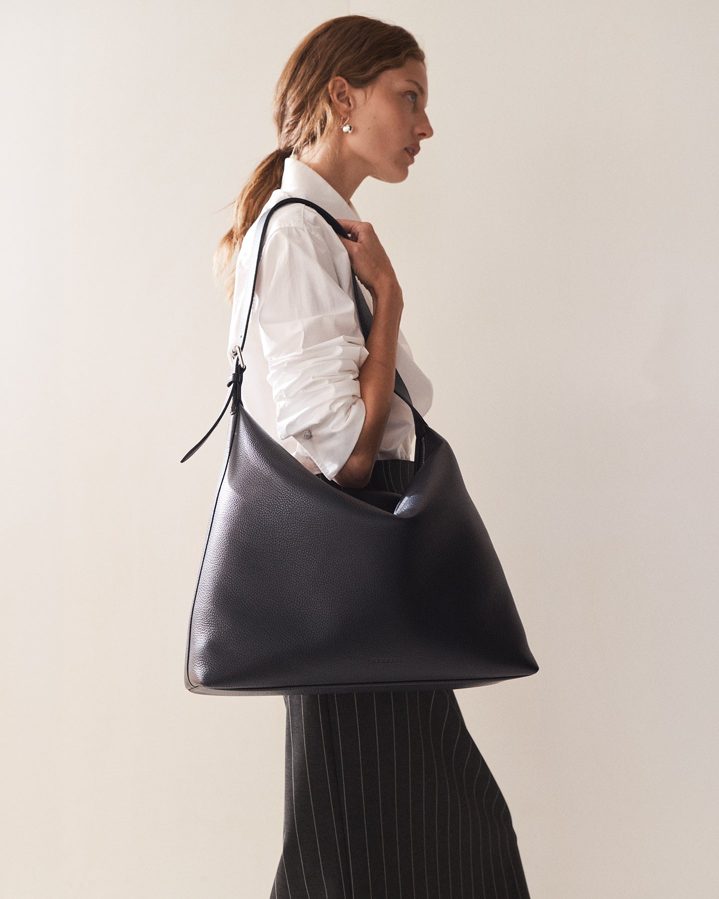 Large Daisy Bag: Navy