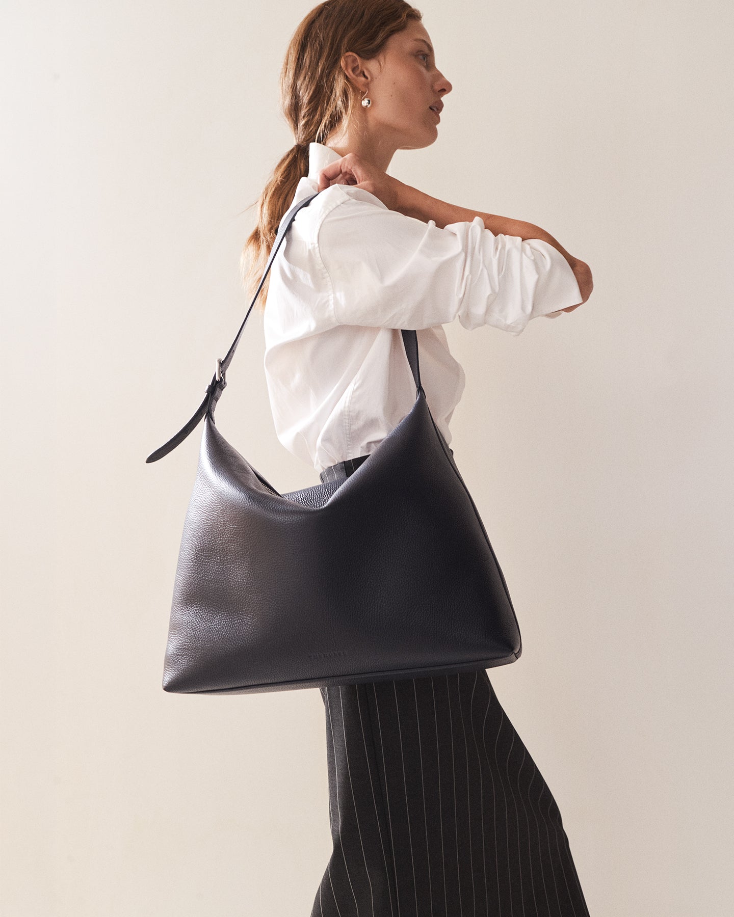 Large Daisy Bag: Navy