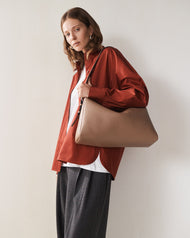 Lottie Handbag: Taupe